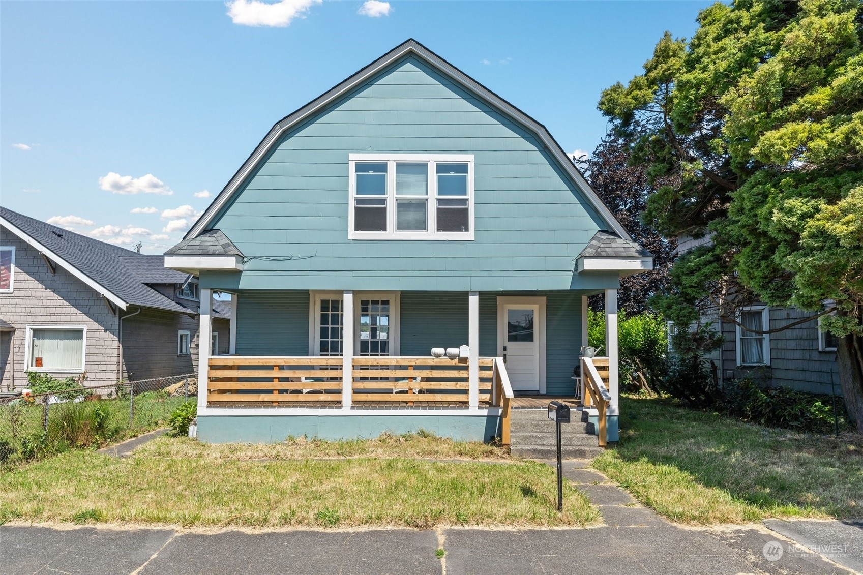 Property Photo:  1004 W Heron Street  WA 98520 