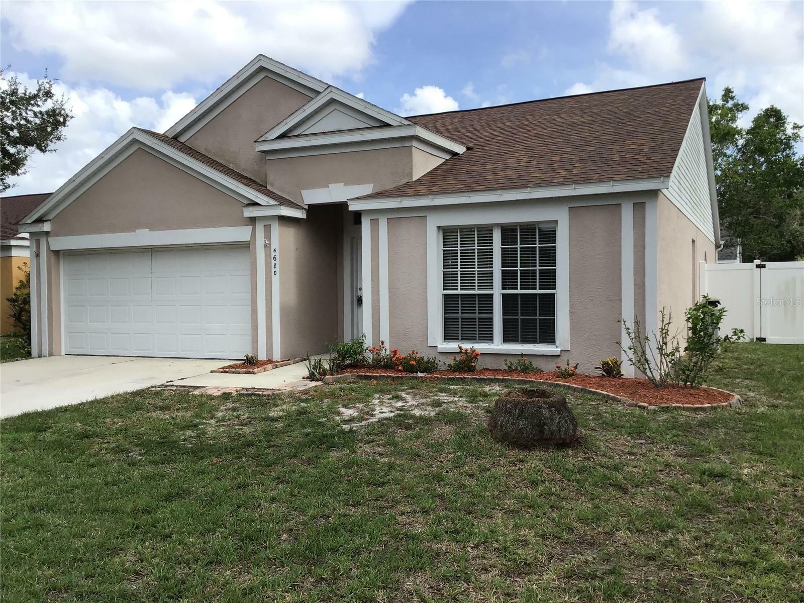 Property Photo: 4680 56th Drive E FL 34203