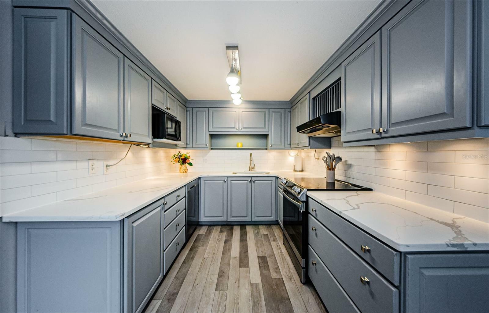 Property Photo: 11403 Tucker Road FL 33569