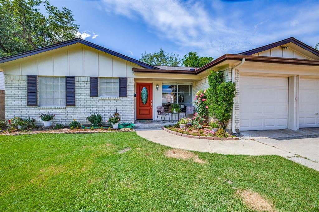 Property Photo:  618 Twilight Drive  TX 75040 