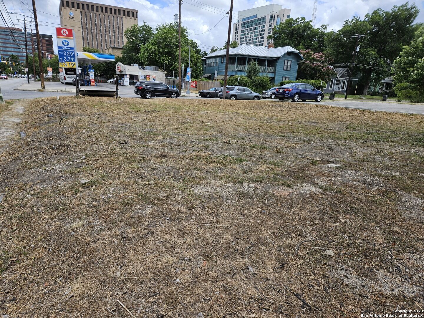 Property Photo: 423 Dallas St TX 78215