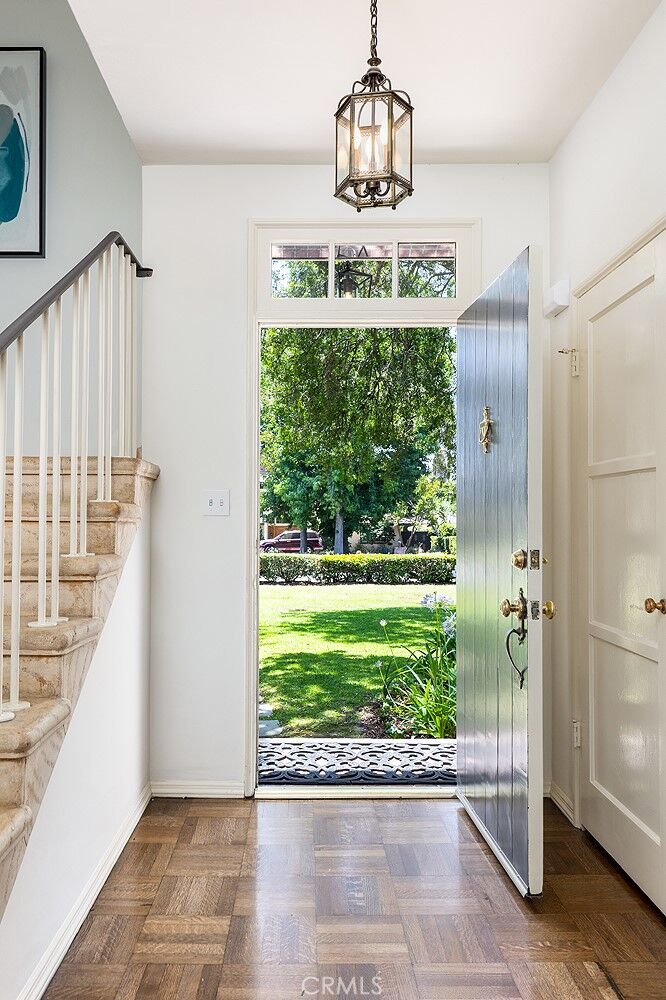 Property Photo:  5 Hacienda Drive  CA 91006 