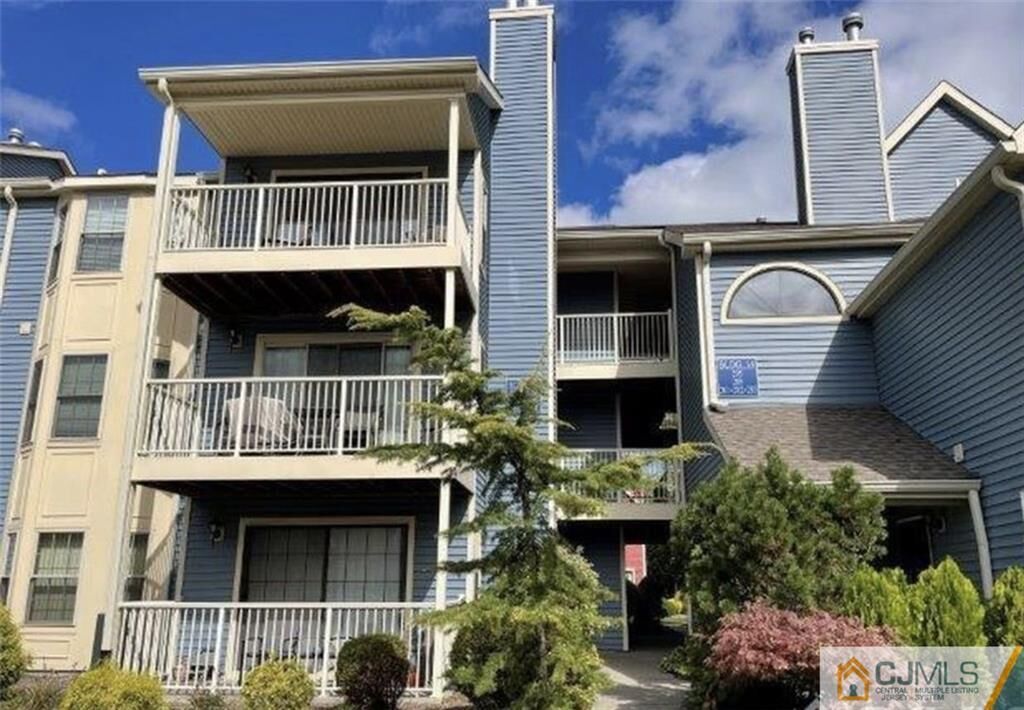 Property Photo:  294 Cozzens Court  NJ 08816 