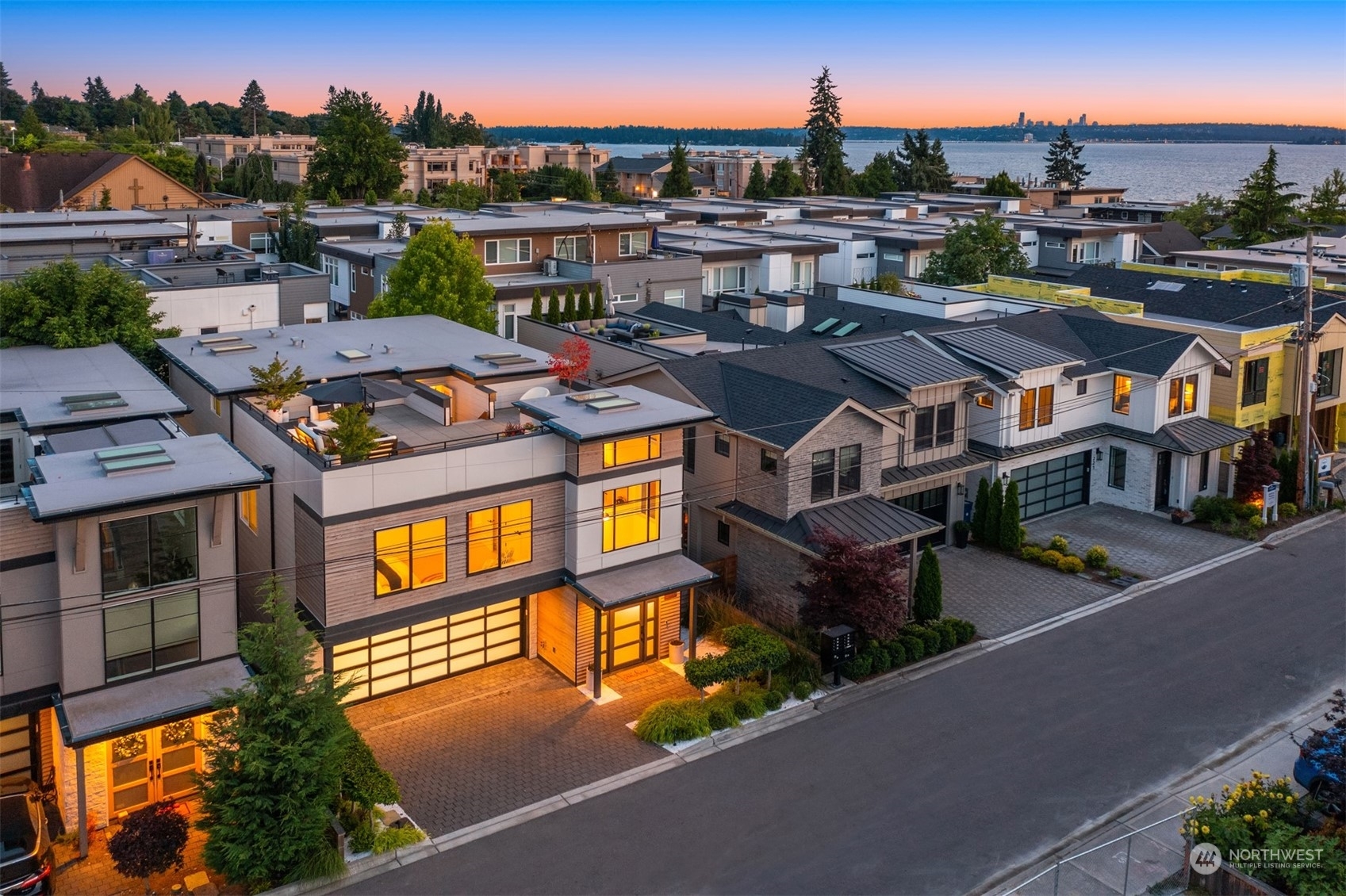 Property Photo:  231 3rd Avenue S  WA 98033 