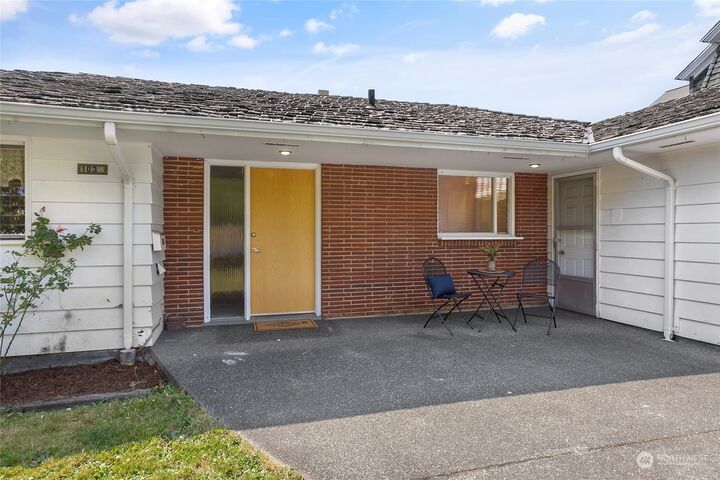 Property Photo:  1030 16th Street  WA 98225 