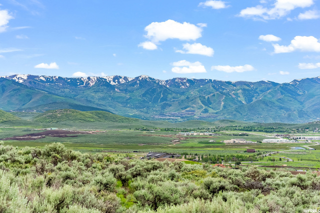 Property Photo: 3190 Hills Ridge Rd UT 84098