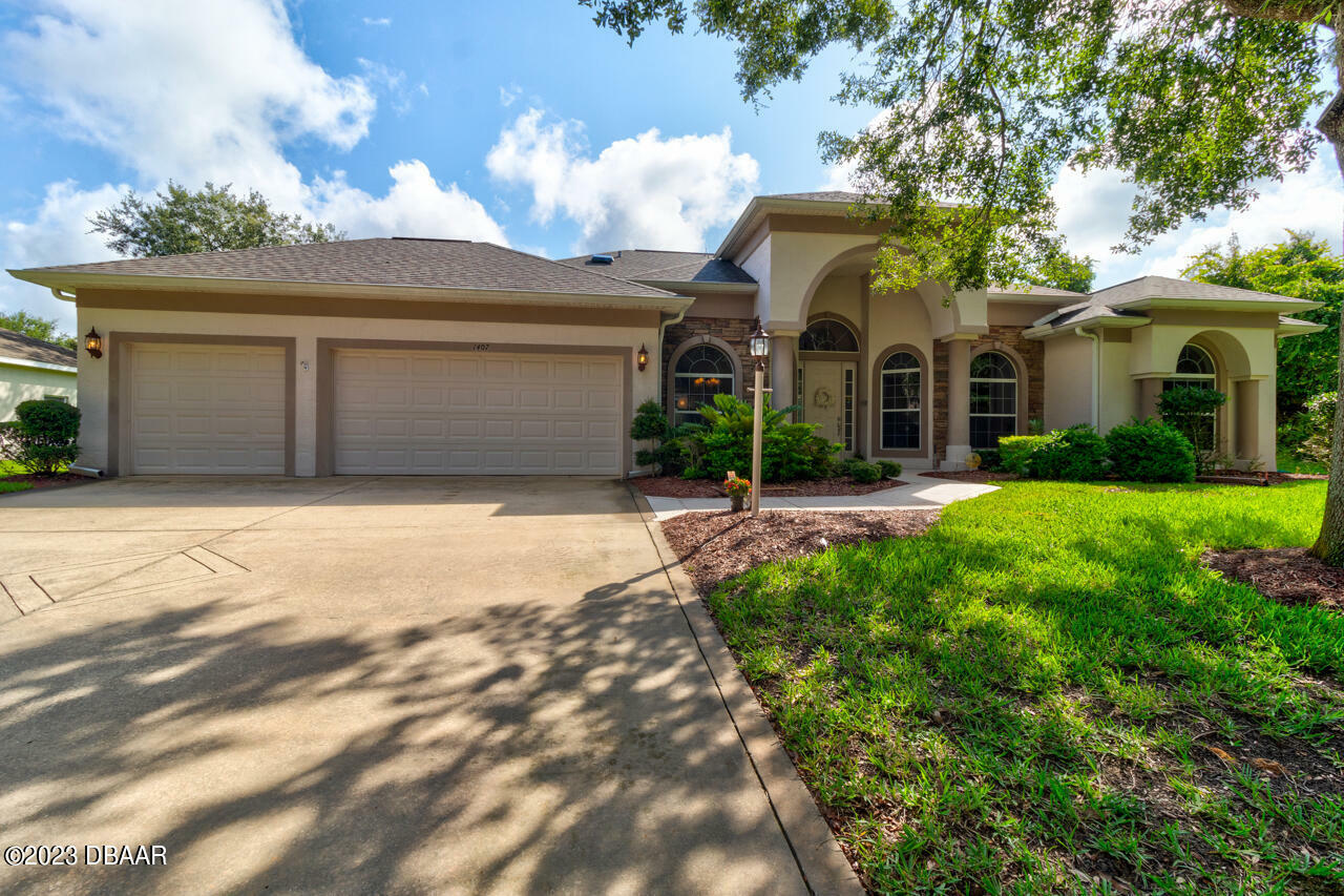 Property Photo:  1407 Dolph Circle  FL 32174 