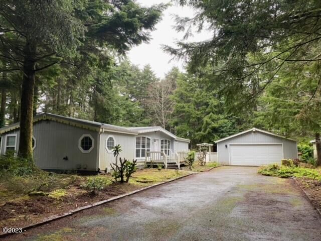 Property Photo:  221 SE 143rd Street  OR 97366 