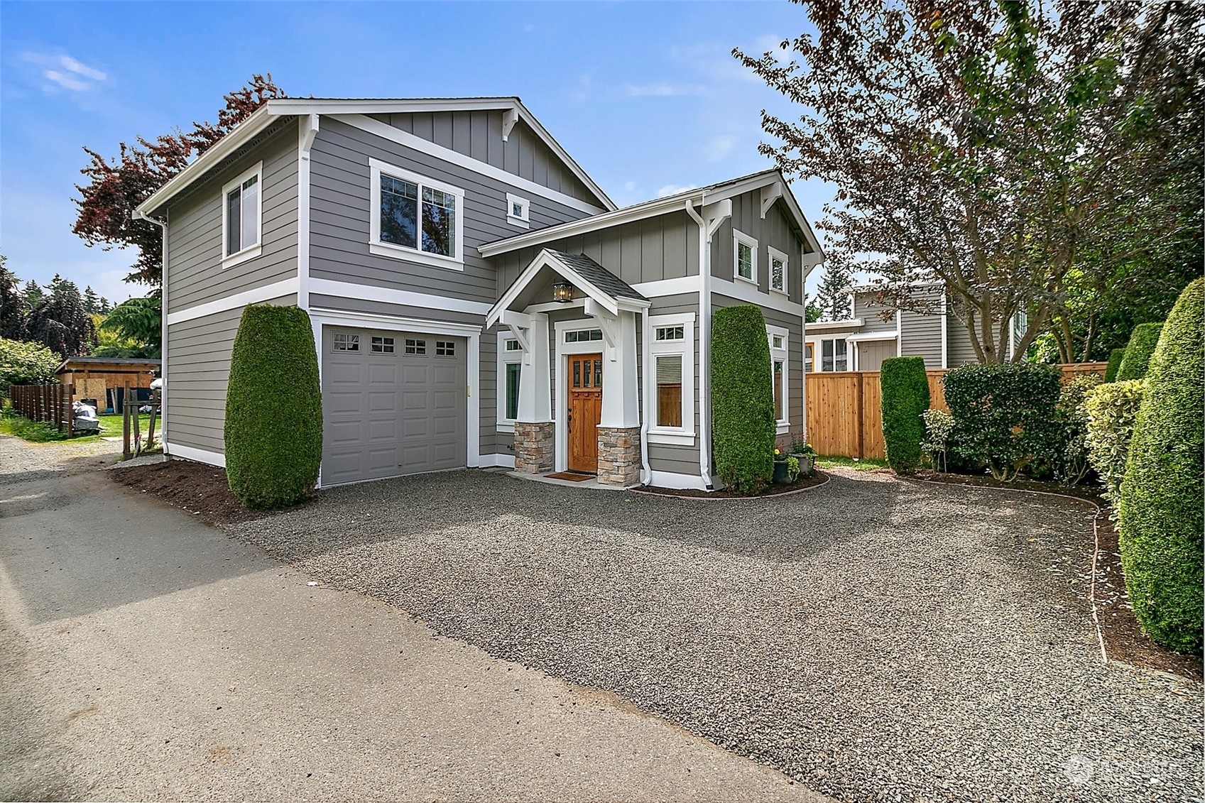 Property Photo:  610 10th Avenue B  WA 98033 