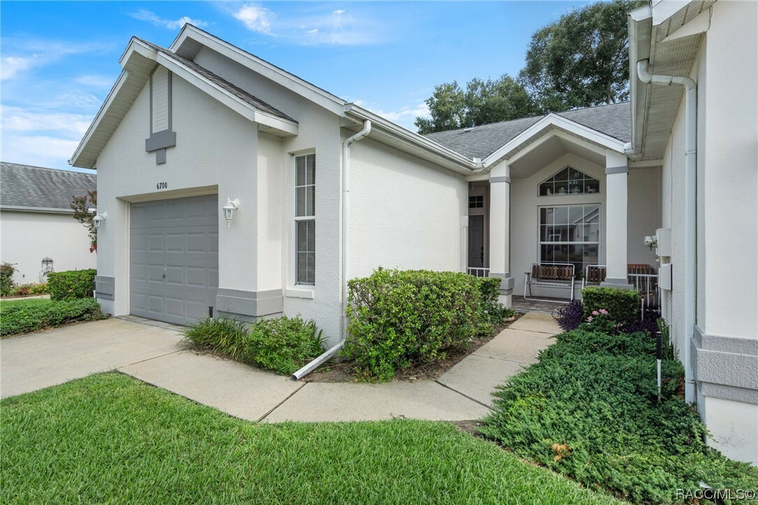 Property Photo:  6700 E Kingsbury Lane  FL 34452 