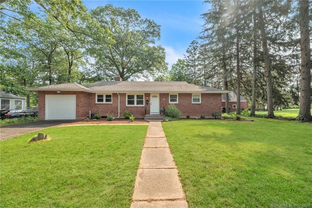 Property Photo:  41 White Street  CT 06042 