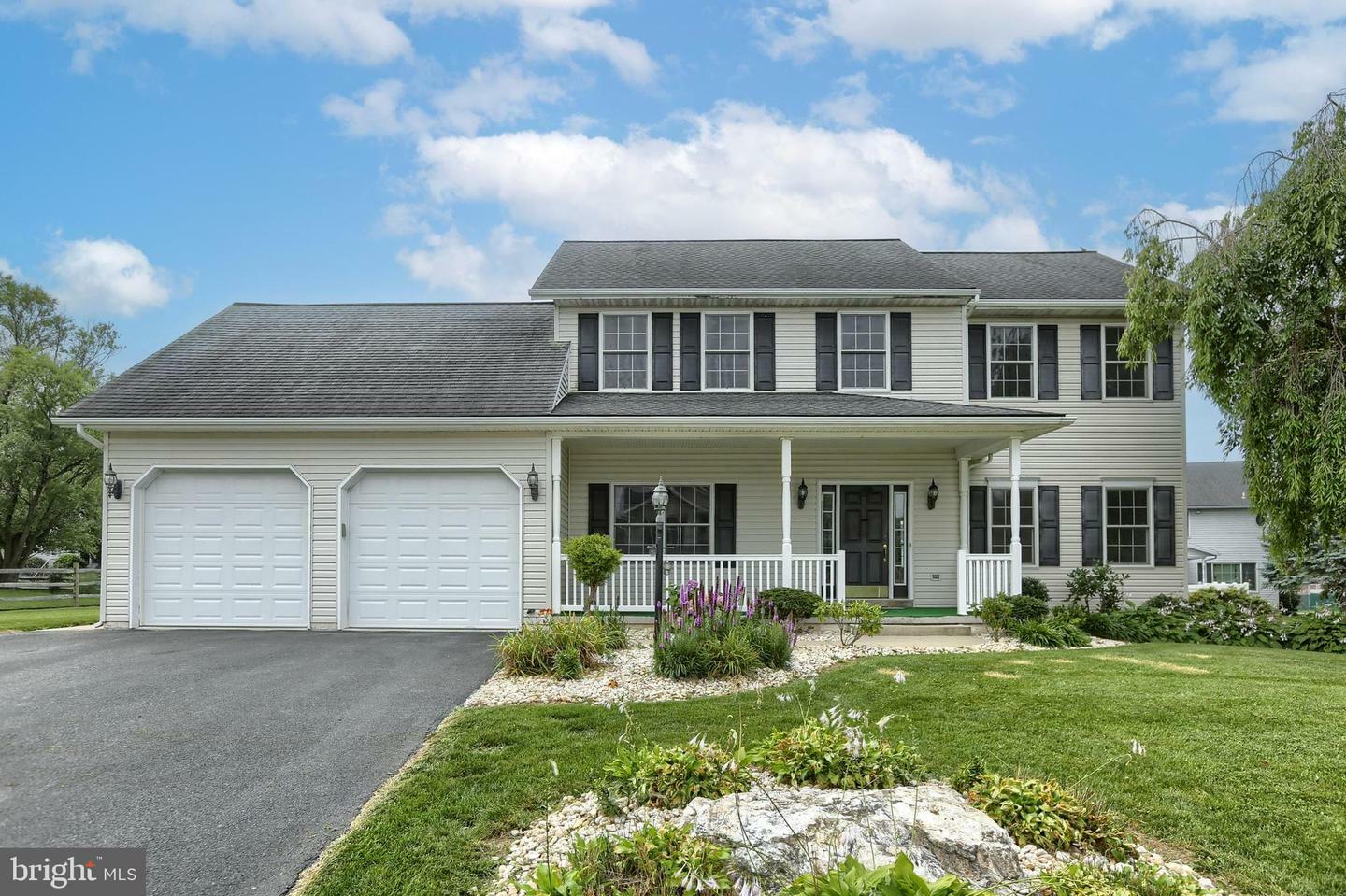 Property Photo:  21 Manor Drive  PA 17042 