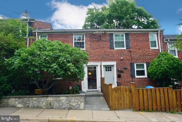 Property Photo: 209 Burgess Avenue VA 22305