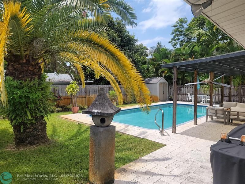 Property Photo: 1637 NE 8th Ave FL 33305