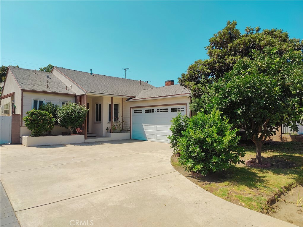 Property Photo: 7107 Mammoth Avenue CA 91405