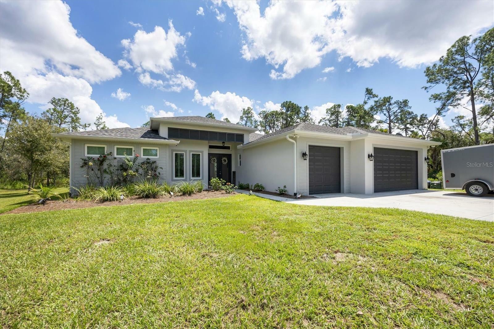 Property Photo: 6674 Ruff Street FL 34291