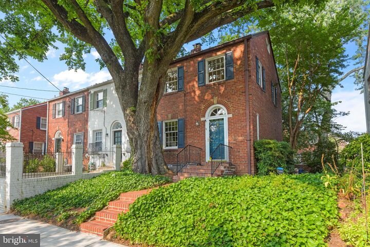 1111 Powhatan Street  Alexandria VA 22314 photo