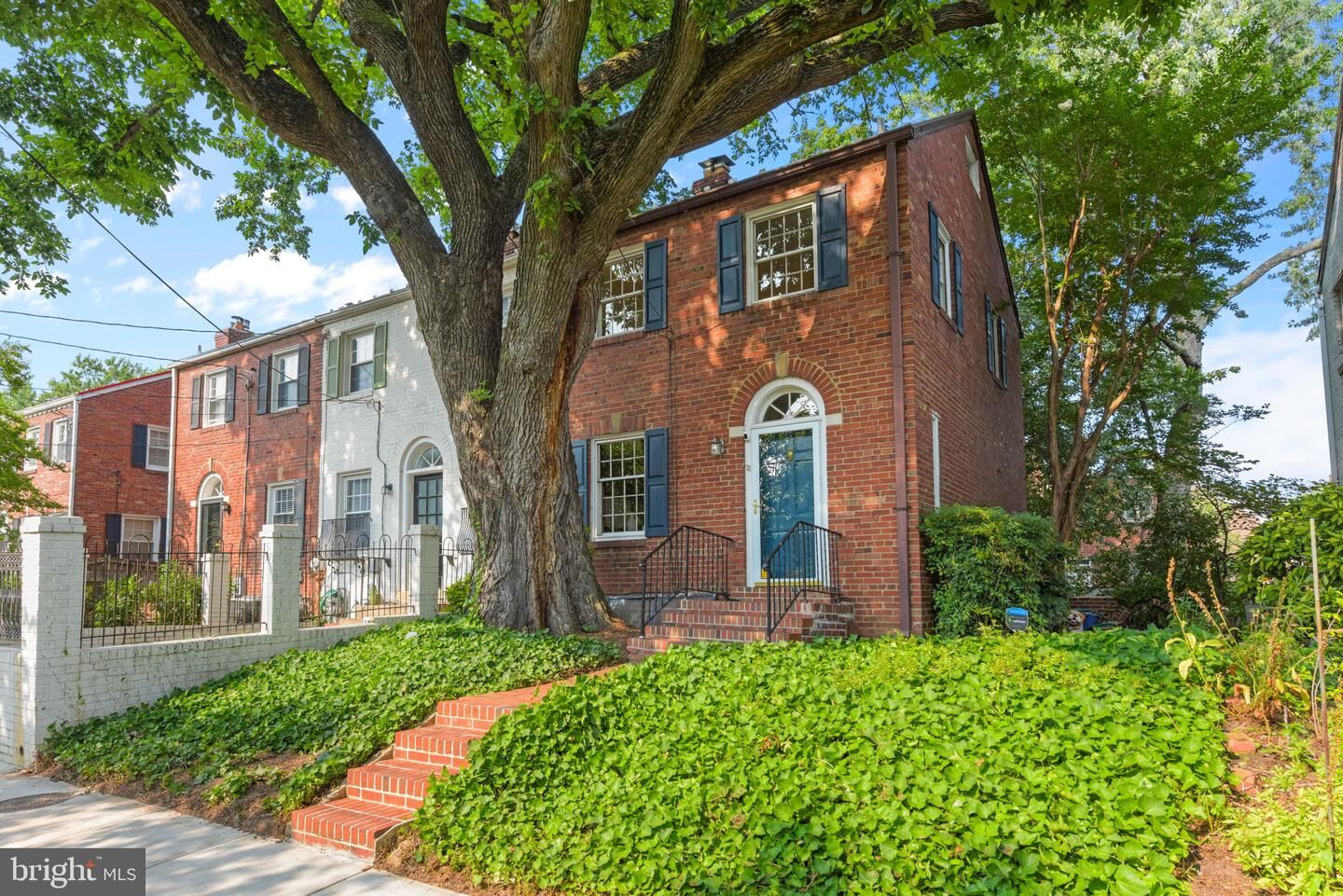 Property Photo:  1111 Powhatan Street  VA 22314 