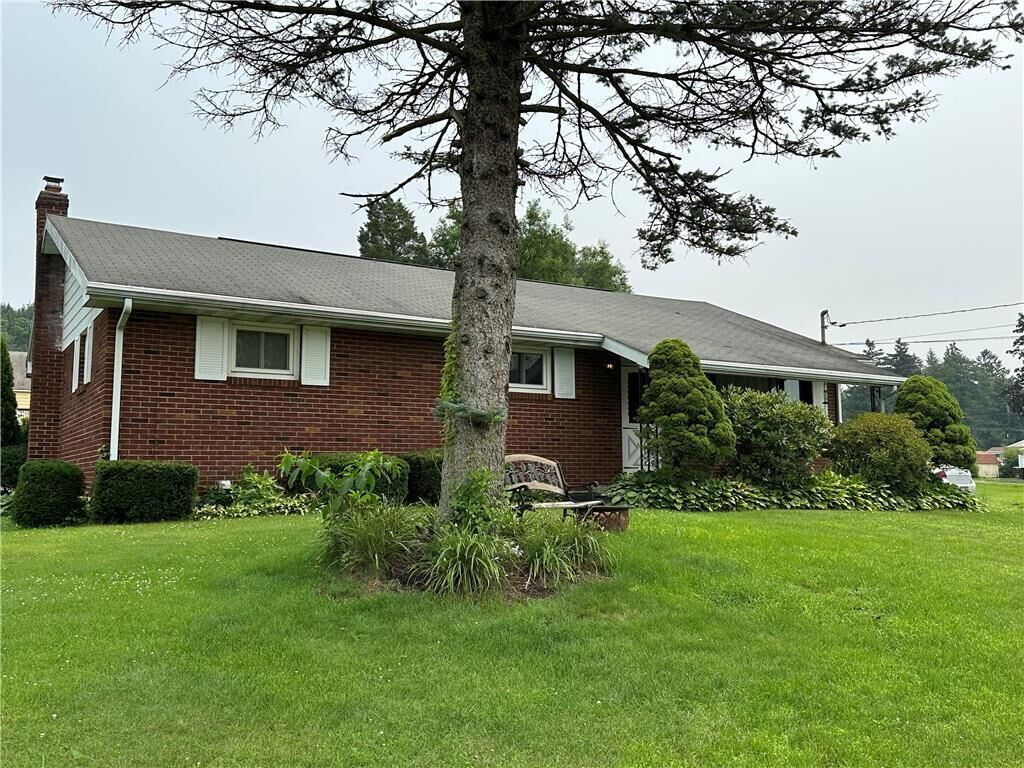 Property Photo:  330 Willow Avenue  PA 18088 
