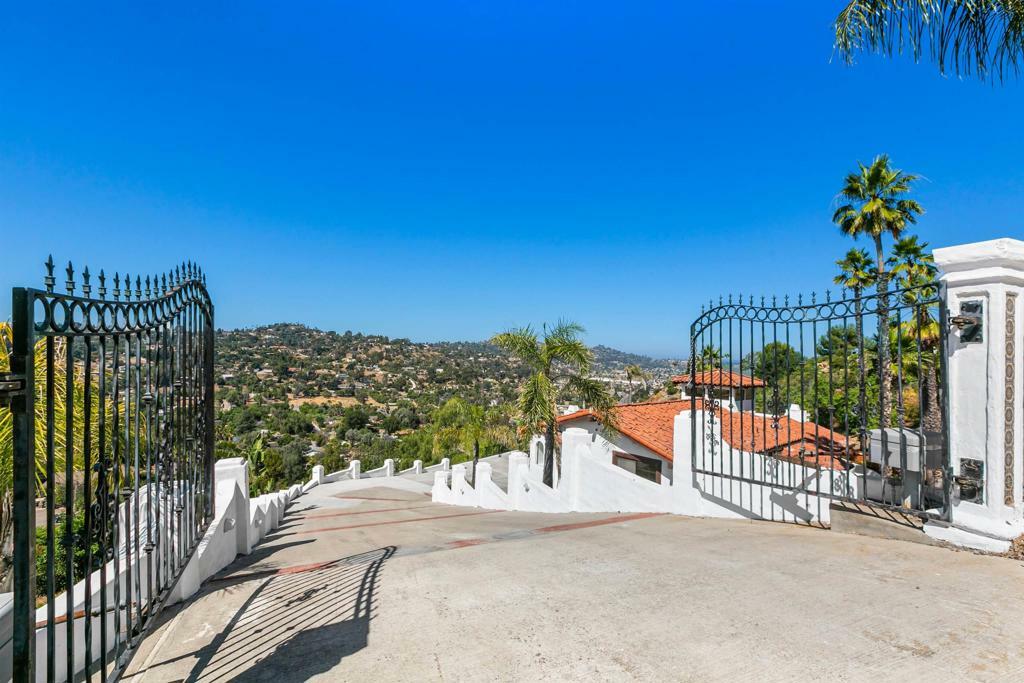 Property Photo:  1317 Vista Del Monte Drive  CA 92020 