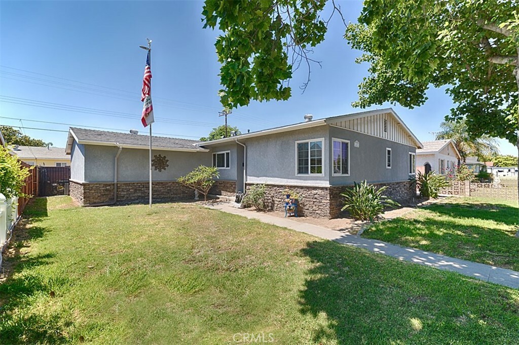 Property Photo:  1478 W Valencia Drive  CA 92833 