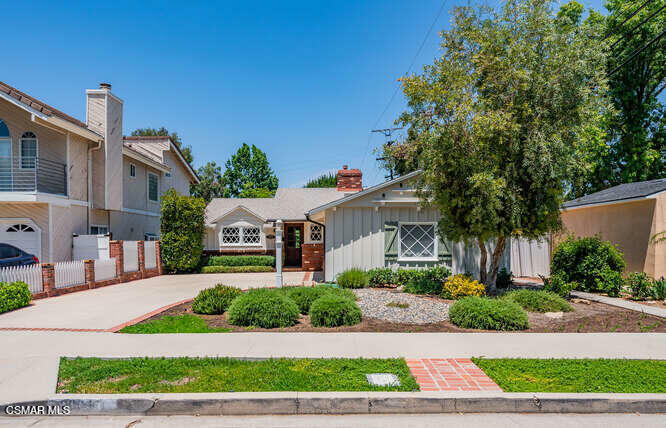 Property Photo:  22015 San Miguel Street  CA 91364 