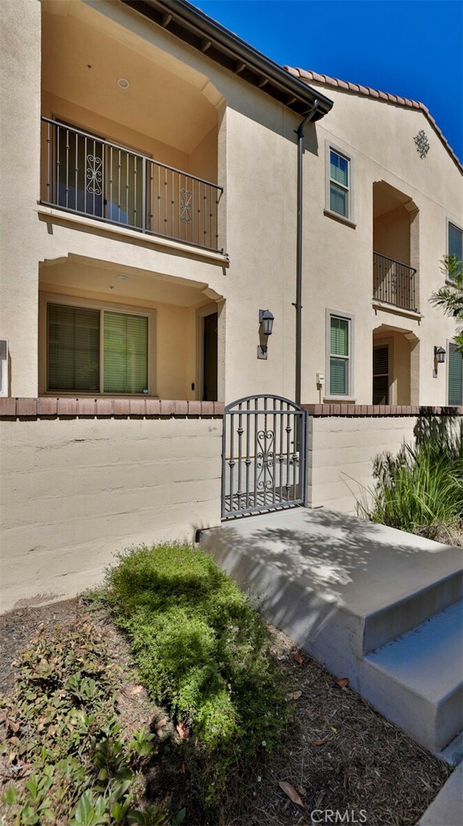 Property Photo:  3350 E Yountville Dr 4  CA 91761 