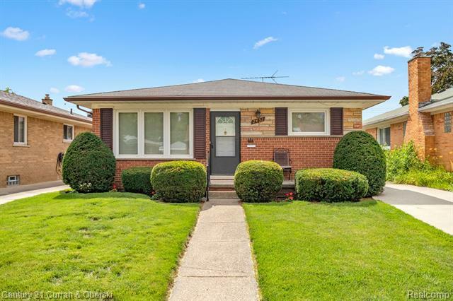 7491 Robindale Avenue  Dearborn Heights MI 48127 photo