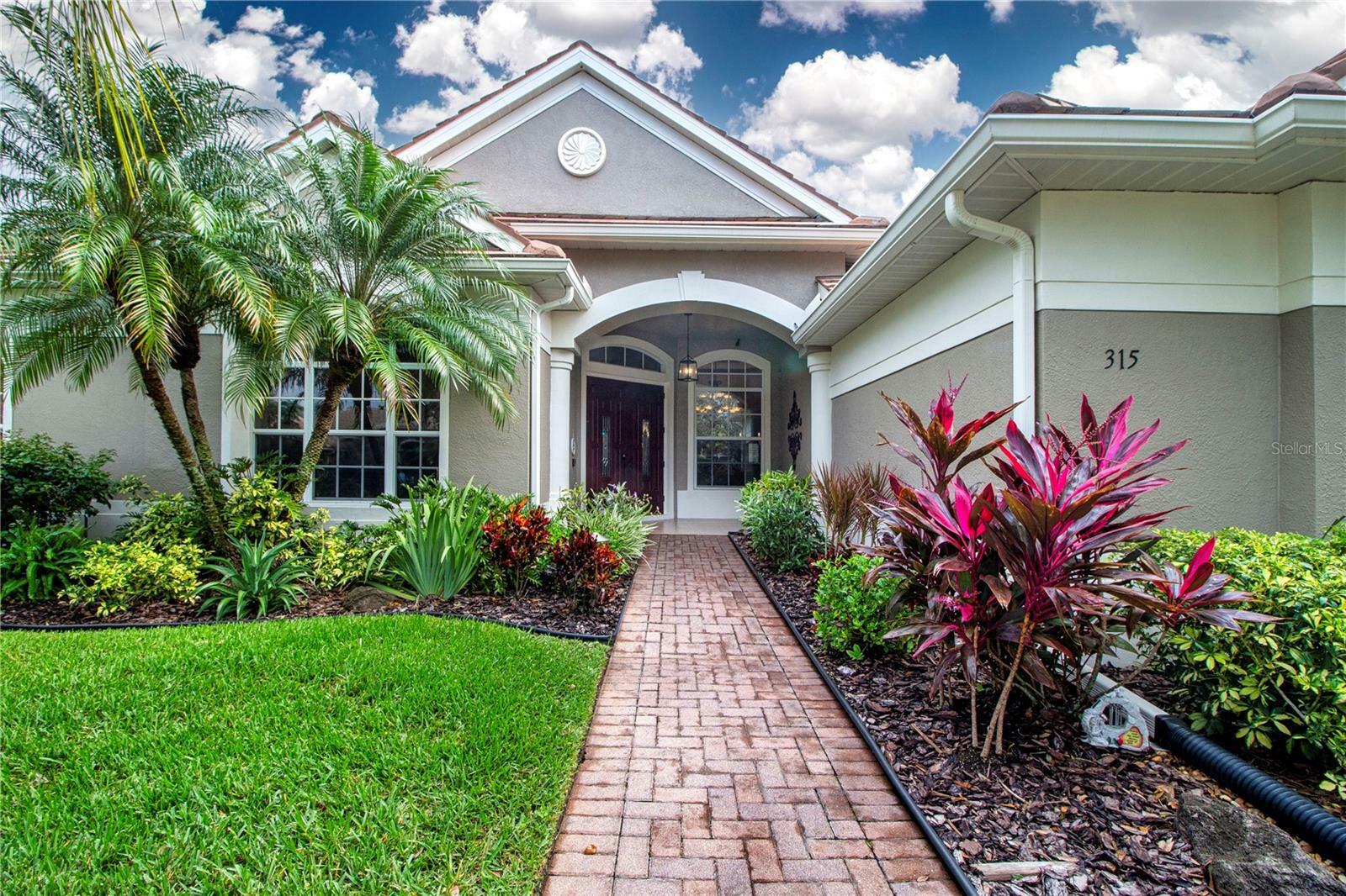 Property Photo: 315 Blackbird Court FL 34212