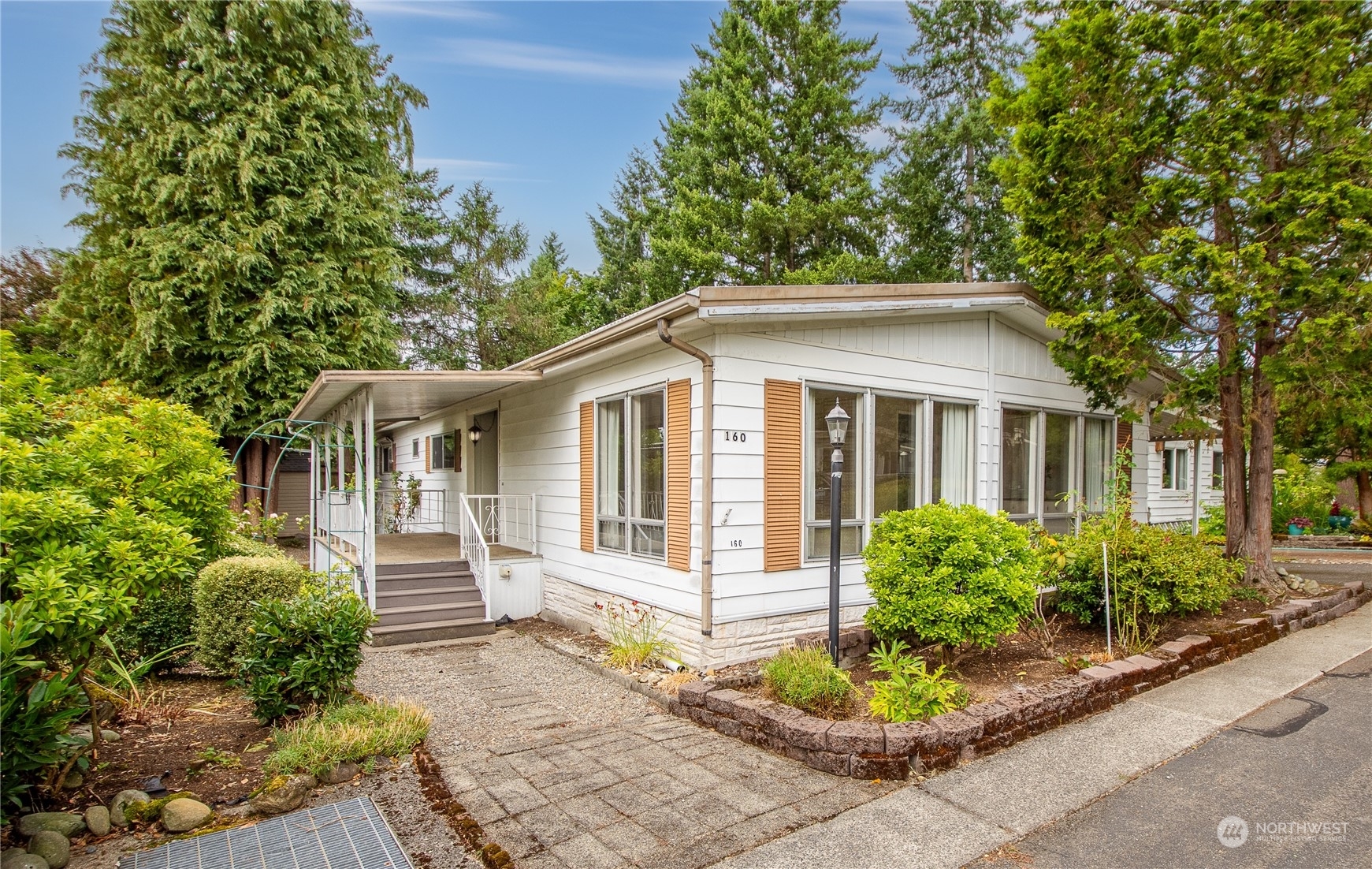 Property Photo:  18425 NE 95th Street 160  WA 98052 