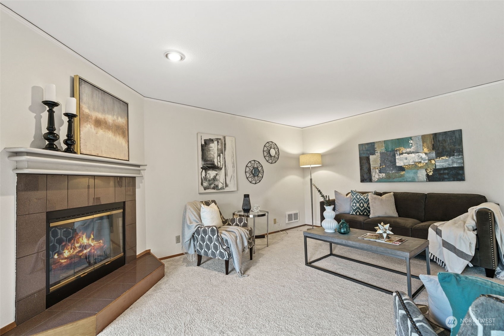 Property Photo: 10832 NE 68th Street A5 WA 98033