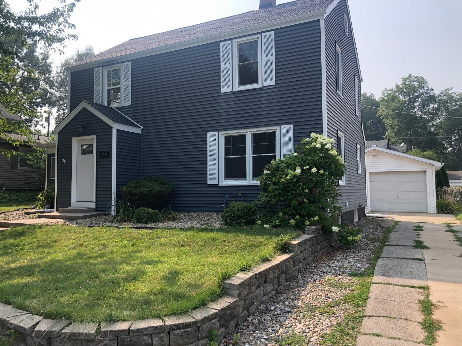 Property Photo: 1211 Pennsylvania Avenue IN 46350