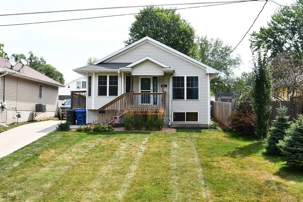 Property Photo:  4305 SW 7th Street  IA 50315 