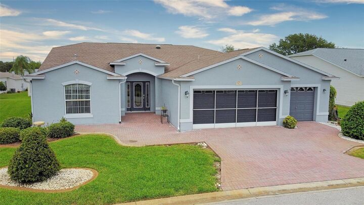 Property Photo: 943 Forest Breeze Path FL 34748