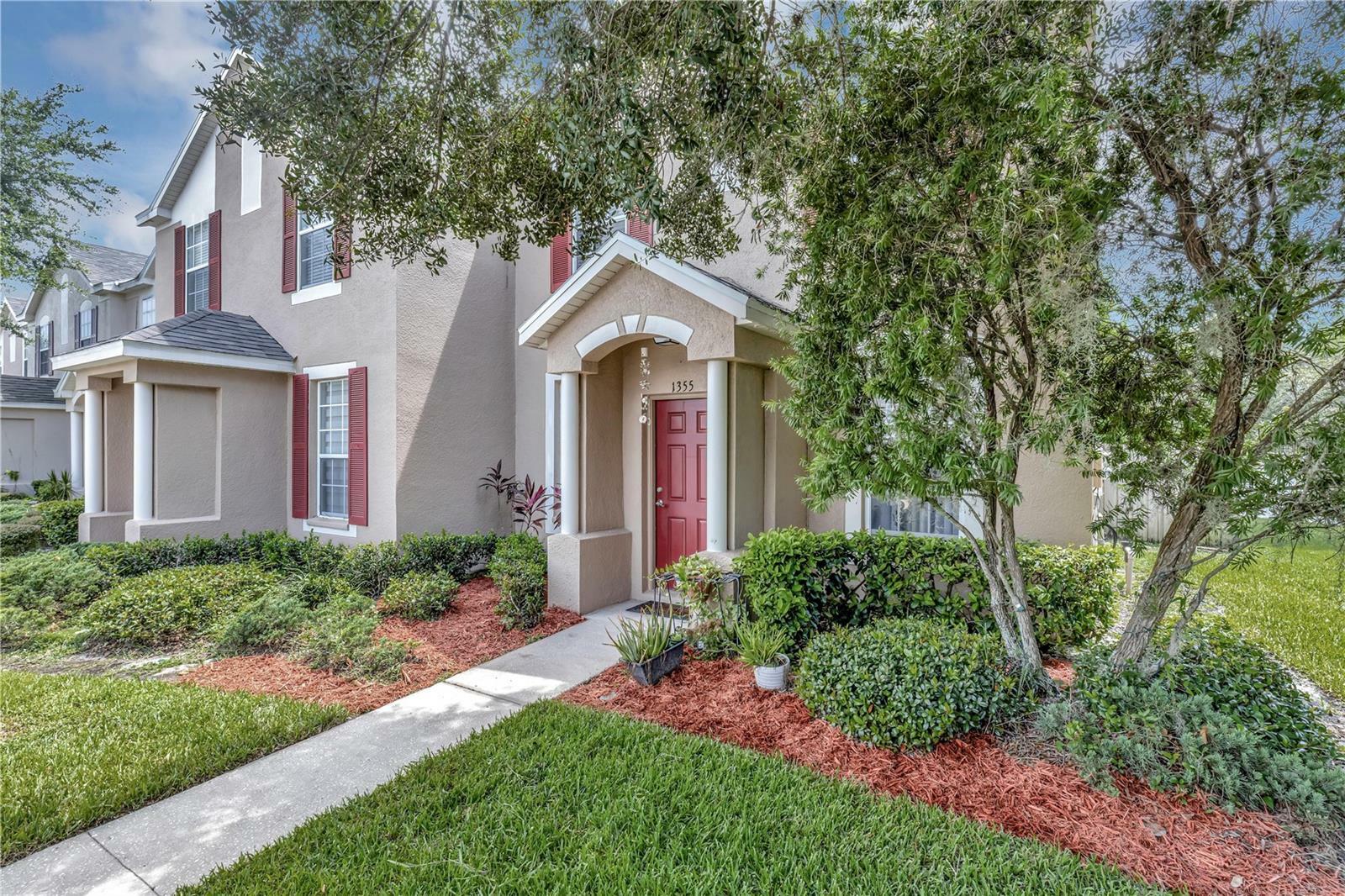 Property Photo:  1355 Lyonshire Drive  FL 33543 