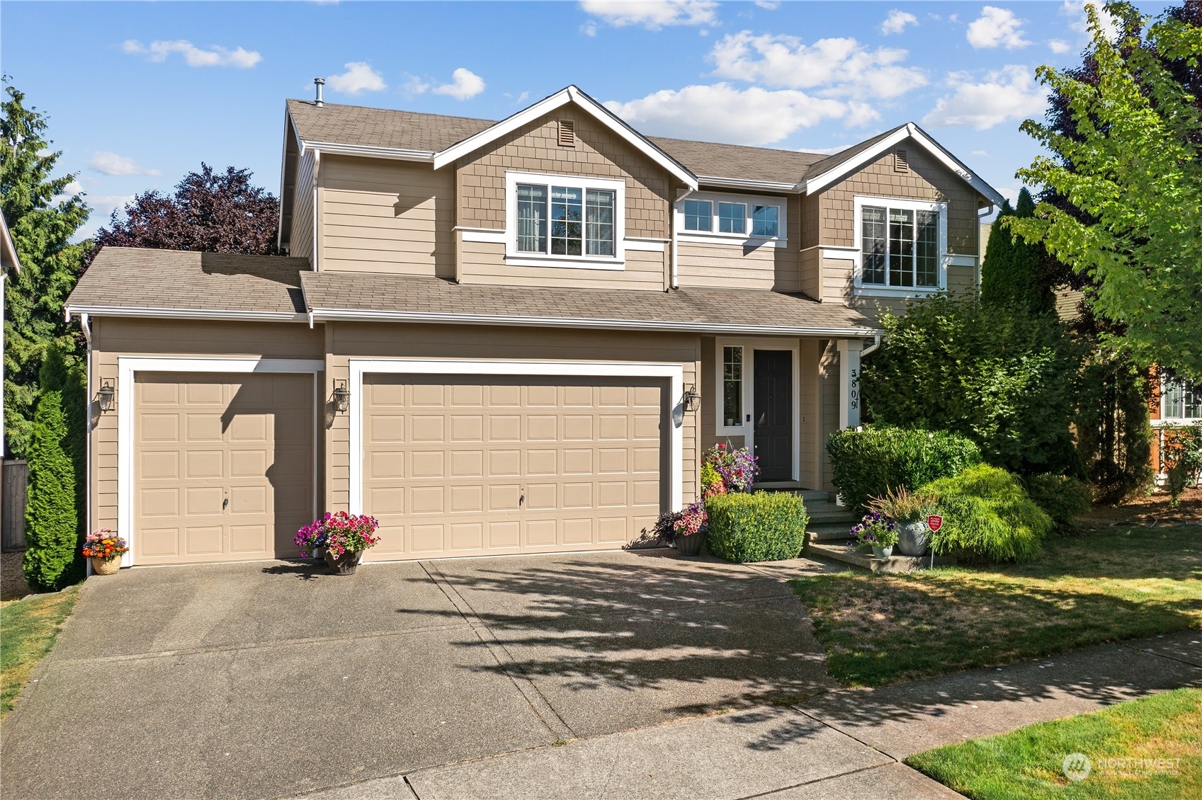 Property Photo: 3809 Rossberg Street SE WA 98503
