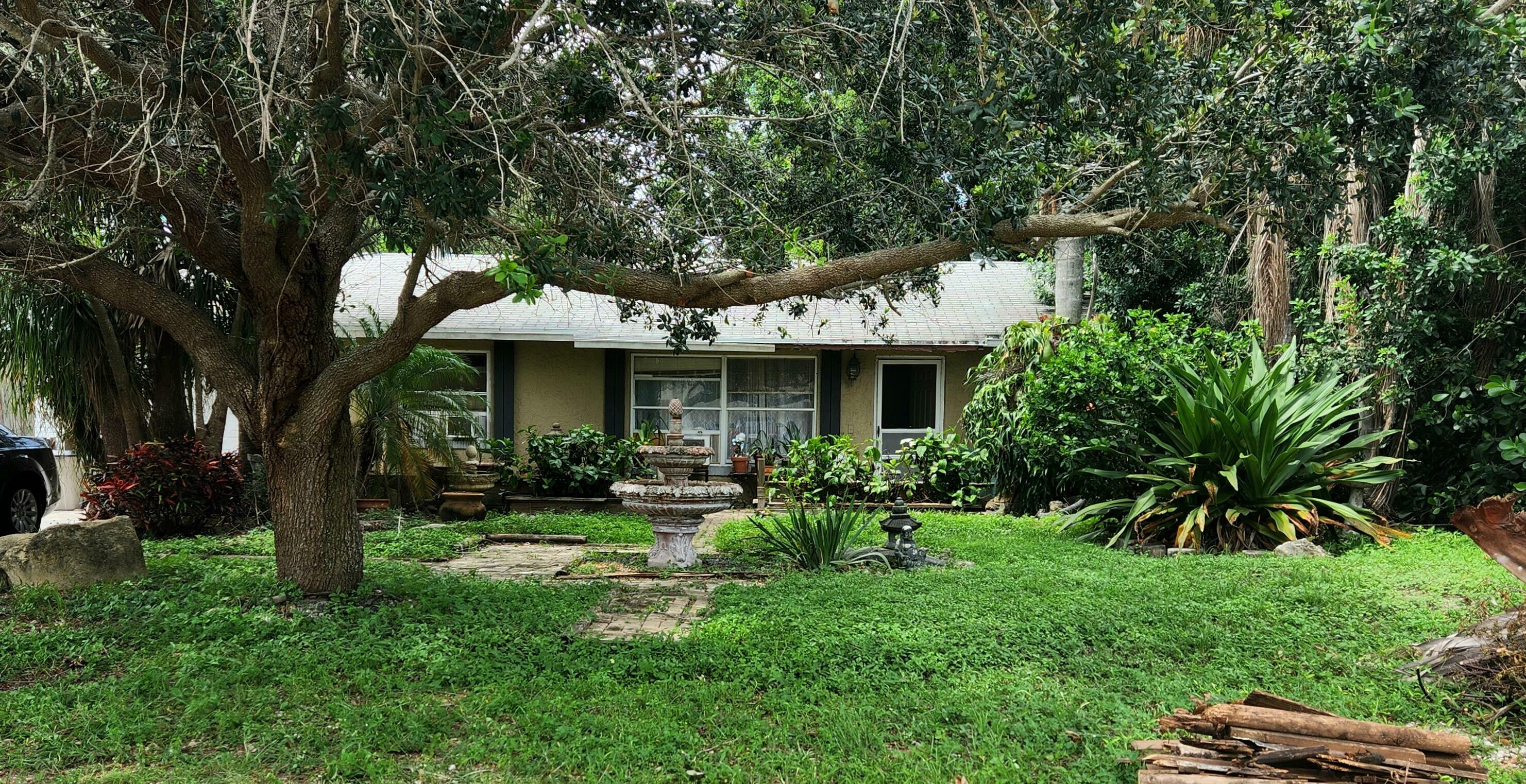 Property Photo:  1099 Oleander Road  FL 33462 