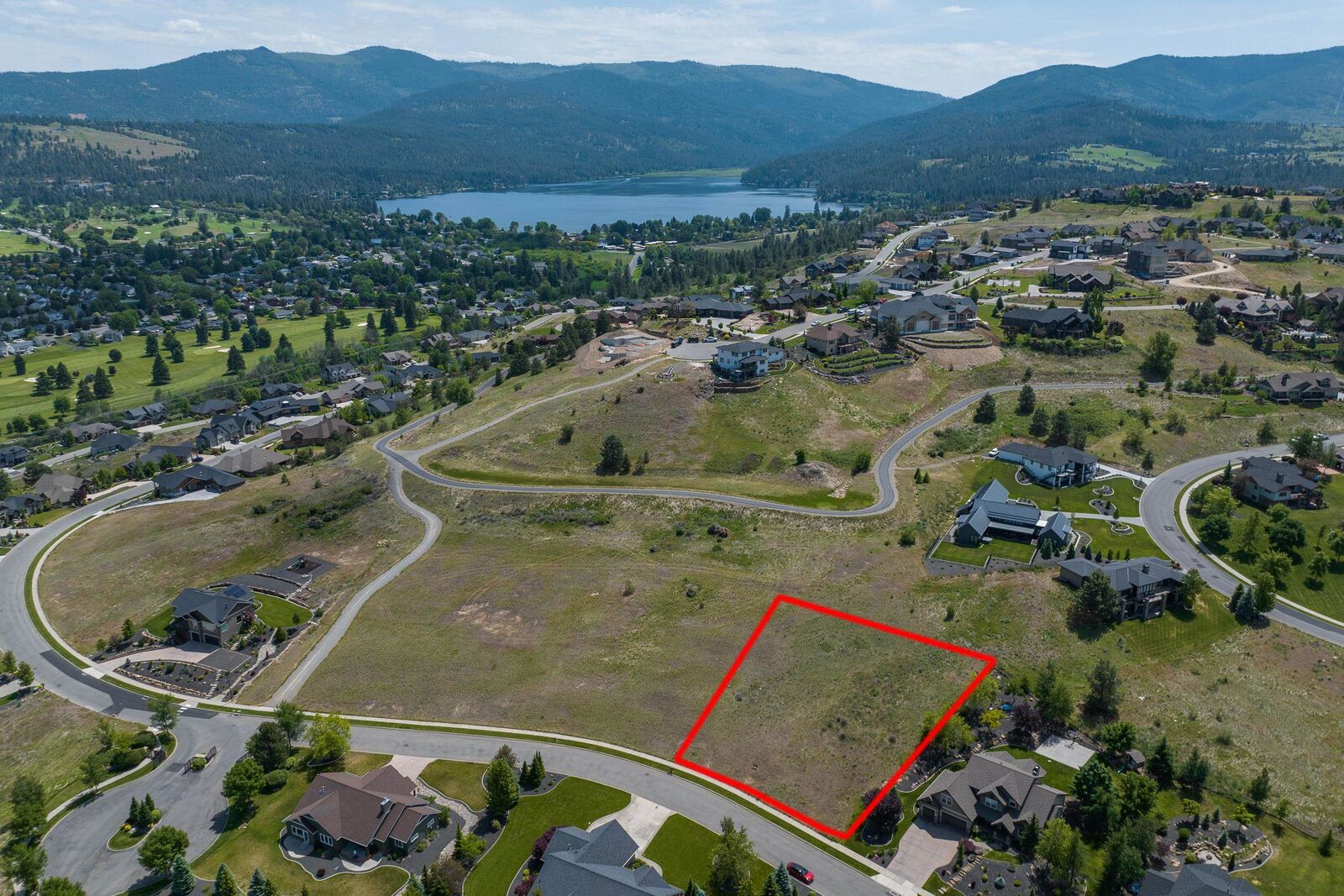 Property Photo:  760 N Holiday Hills Dr  WA 99007 