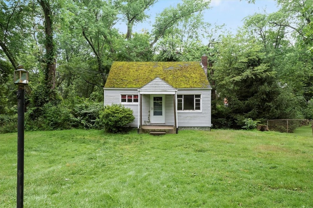 Property Photo:  255 Foster Road  PA 15137 