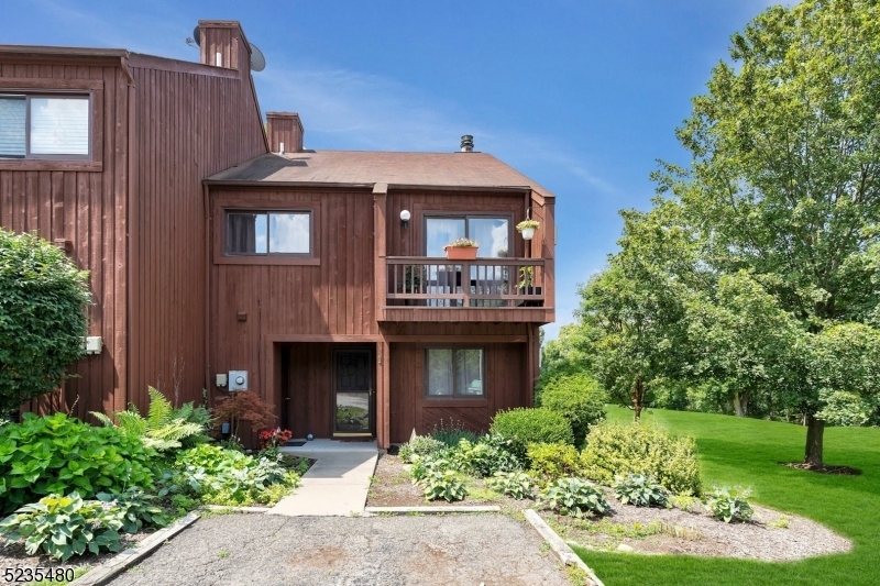 Property Photo: 1 Snowmass Ct NJ 07462