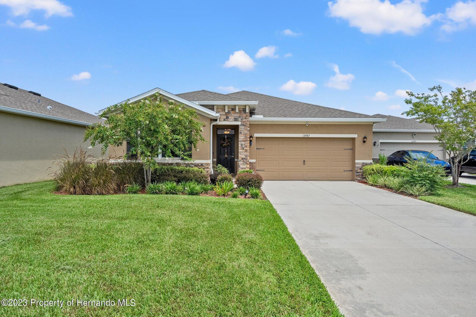Property Photo:  13787 Hunting Creek Place  FL 34609 