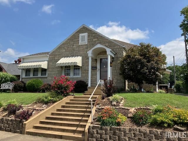 Property Photo:  914 Nicholas Street  IN 47591 