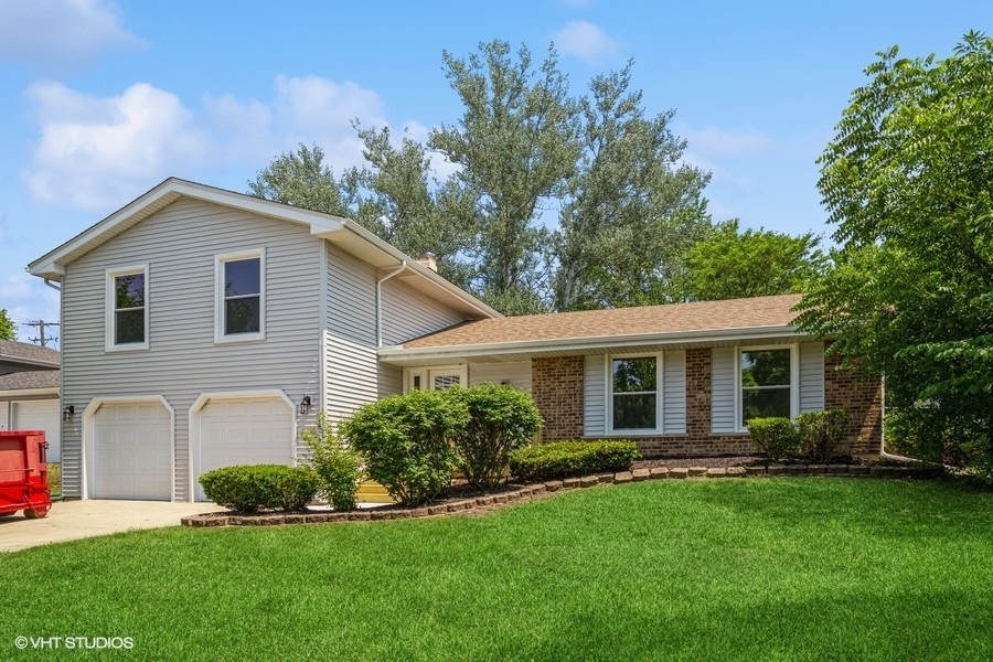 Property Photo: 283 Byron Avenue IL 60108