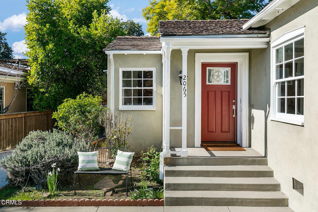 Property Photo:  2065 San Marino Avenue  CA 91108 