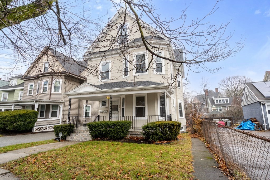 Property Photo:  273 Tremont 2  MA 02458 