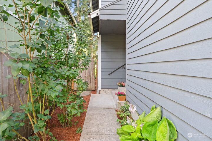 Property Photo: 629 NE Flagstone Lane WA 98310