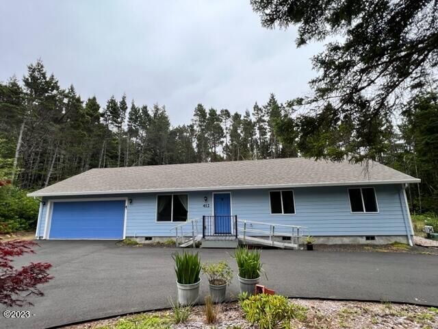 Property Photo:  412 SE 130th Drive  OR 97366 