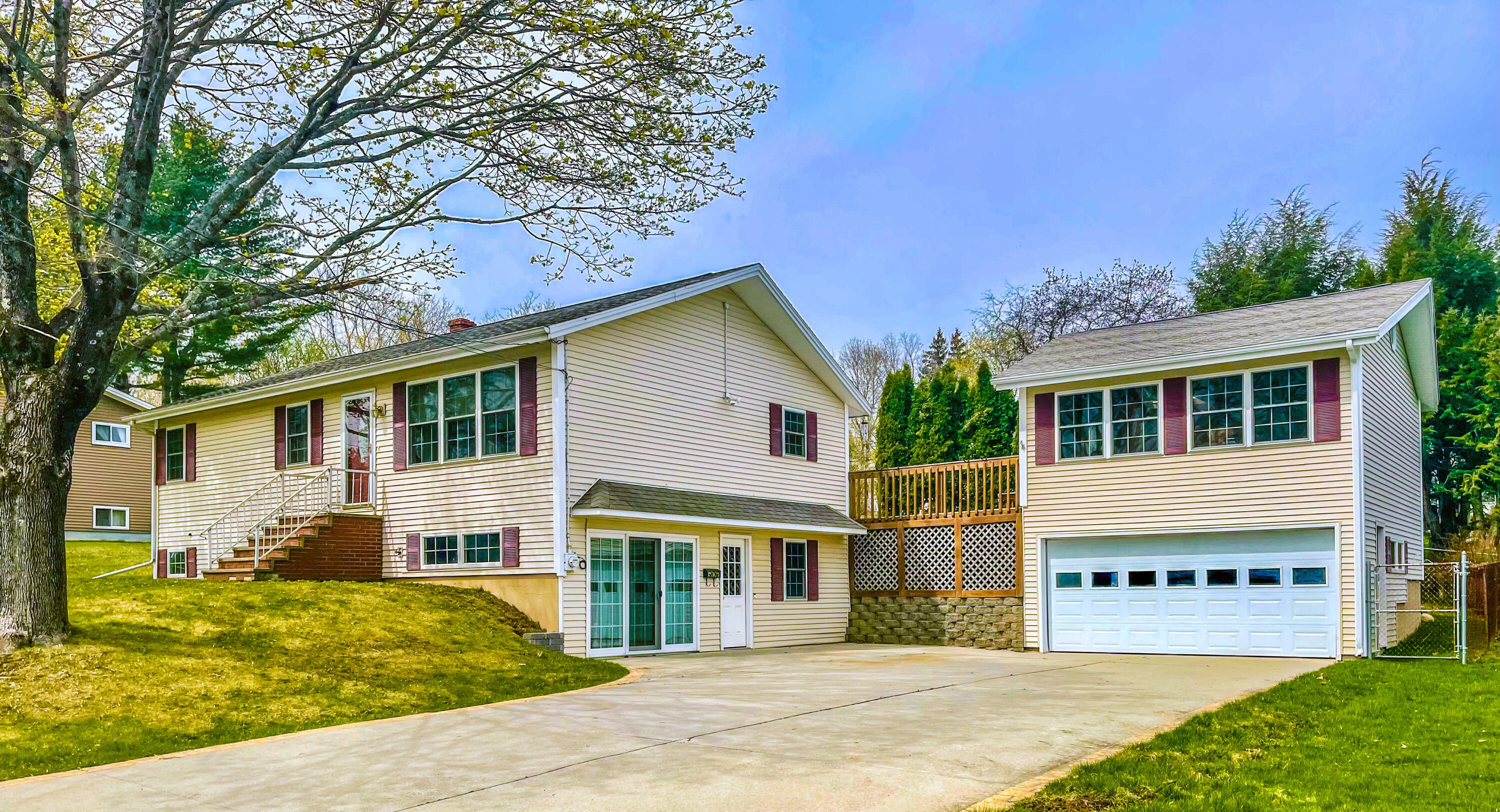 Property Photo: 7 Lorraine Avenue ME 04240