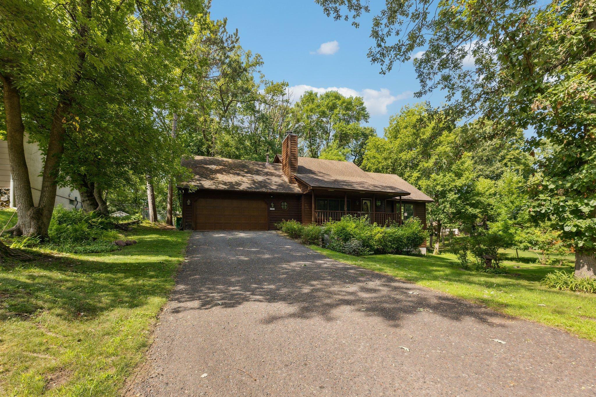 206 Oak Grove Lane  Mahtomedi MN 55115 photo