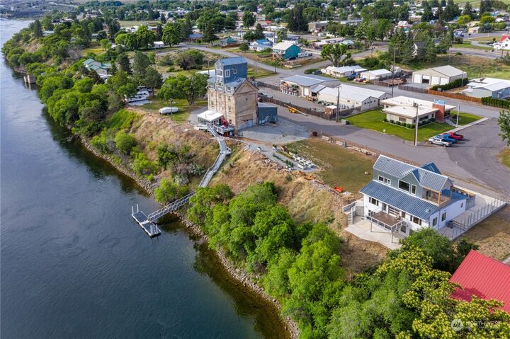 Property Photo:  1313 Jefferson Avenue  WA 98813 